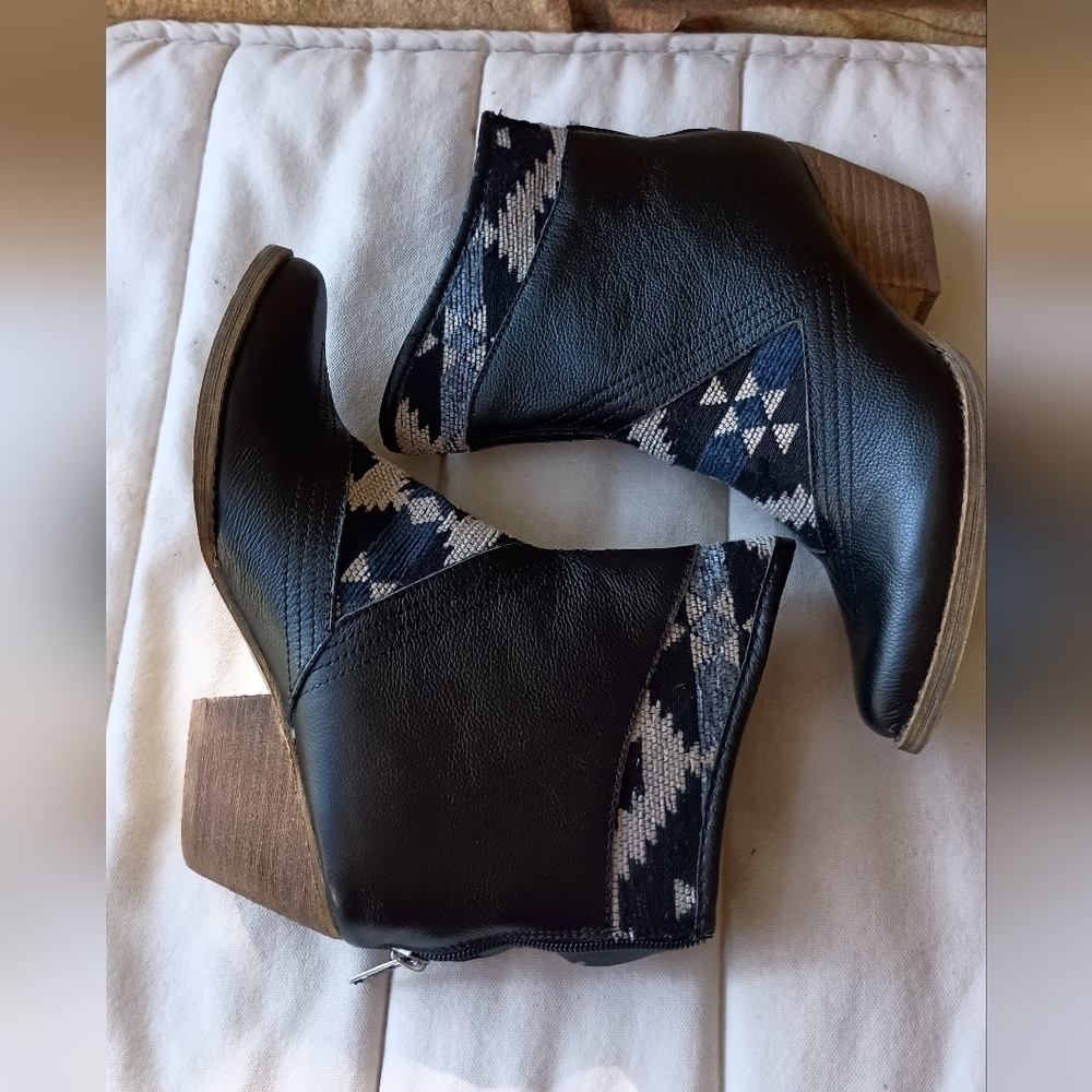 Sbicca Black and Blue Patterned Women's Ankle Boots_7 - Picture 11 of 13